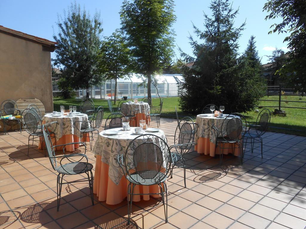 Hostal Burgos Torrecaballeros Exterior photo